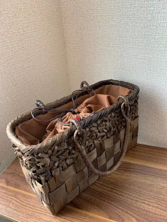 胡桃　胡桃籠バッグ　手作り　くるみかごバッグ　市松編み、立体花編み　内布あり 