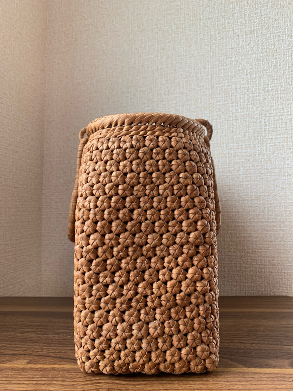 山葡萄　山葡萄籠バッグ　手作り　山葡萄かごバッグ　内布付き、小粒花編み 