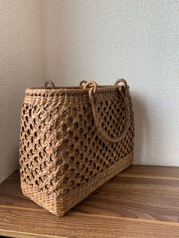 山葡萄　山葡萄籠バッグ　手作り　山葡萄かごバッグ　二重編み　内布あり 山葡萄　山葡萄籠バッグ　手作り　山葡萄かごバッグ　二重編み　内布あり LWH1955401655(15000円)