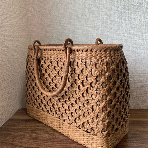 山葡萄　山葡萄籠バッグ　手作り　山葡萄かごバッグ　二重編み　内布あり 山葡萄 山葡萄籠バッグ 手作り 山葡萄かごバッグ 二重編み 内布