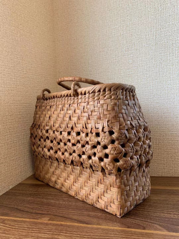 山葡萄　山葡萄かごバッグ　手作り　山葡萄籠バッグ　網代編み、薔薇花編み　内布あり 