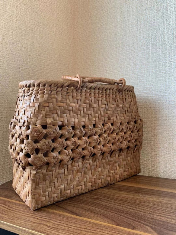 山葡萄　山葡萄かごバッグ　手作り　山葡萄籠バッグ　網代編み、薔薇花編み　内布あり 