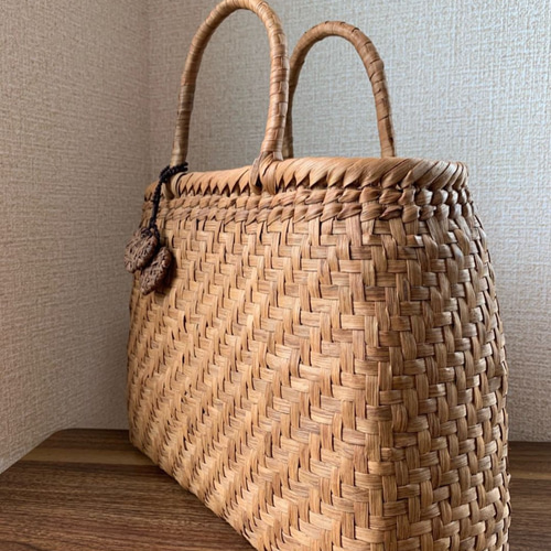 山葡萄　手作り　籠バッグ　網代編み　最大サイズ 山葡萄 手作り 籠バッグ 網代編み 最大サイズ のぞく
