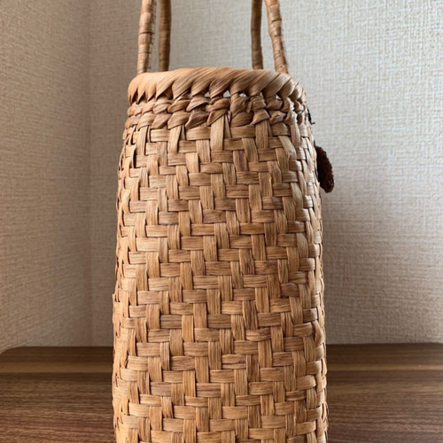 山葡萄かごバッグ　手作り　山葡萄籠バッグ　網代編み　内布あり 丸い 山葡萄 山葡萄籠バッグ 手作り 山葡萄かごバッグ 内布あり 網代
