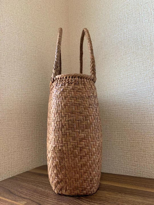 国産山葡萄　手作り　かごバッグ　網代編み 細ひご 国産山葡萄 手作り かごバッグ 網代編み A4サイズ適応 - DYSANIA'S