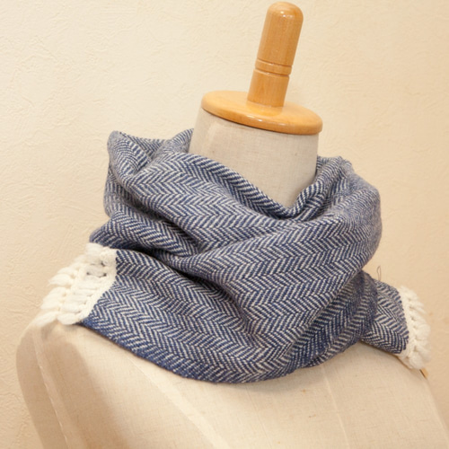 タスマニアラムウール 手織りマフラー ヘリンボーン デニムブルー