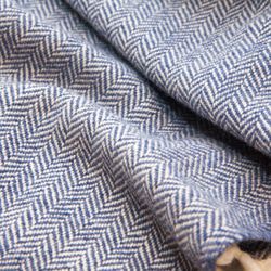 タスマニアラムウール 手織りマフラー　ヘリンボーン　デニムブルー×ホワイト【送料無料】 6枚目の画像