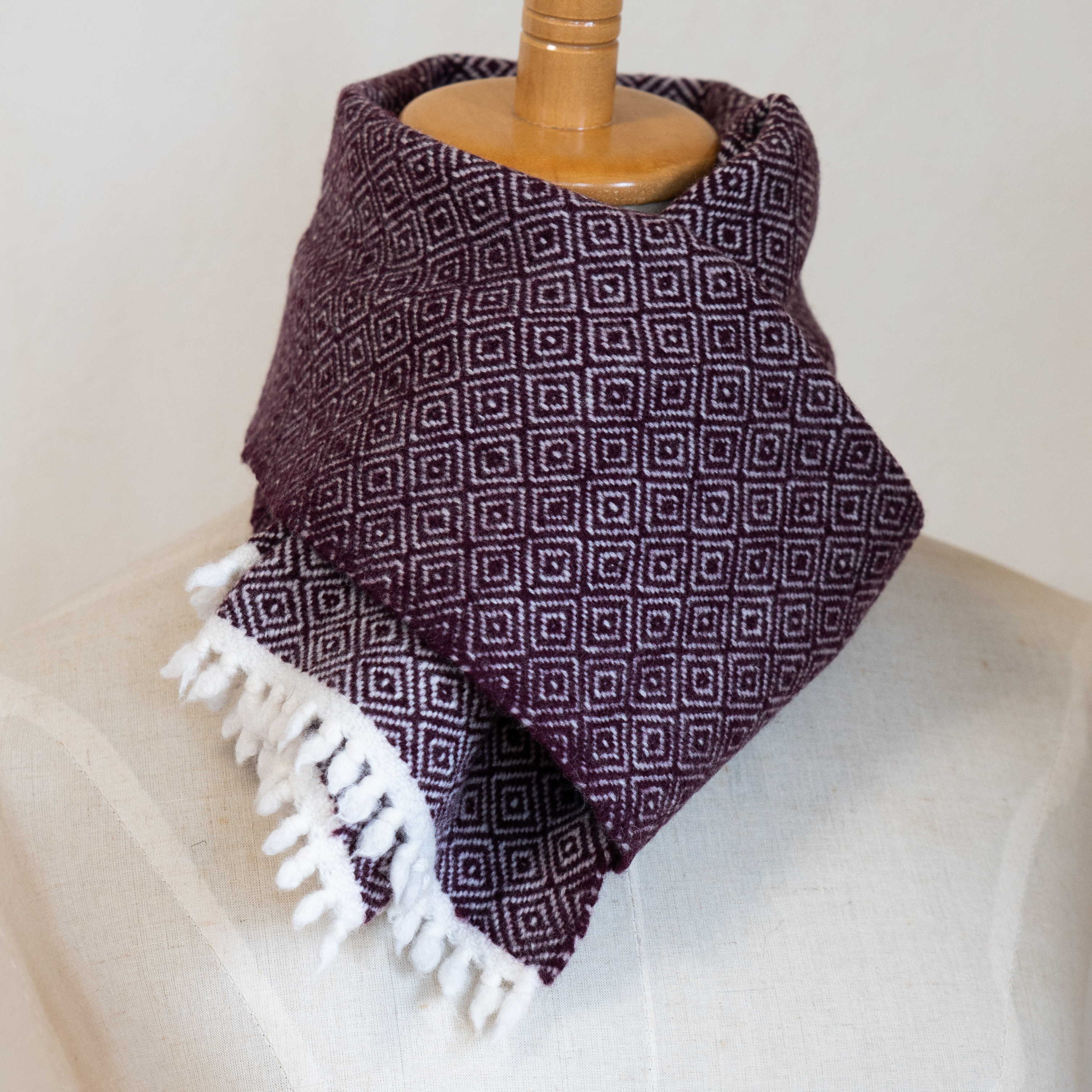 タスマニアラムウール 手織りマフラー　バーズアイ ワイン×ホワイト【送料無料】