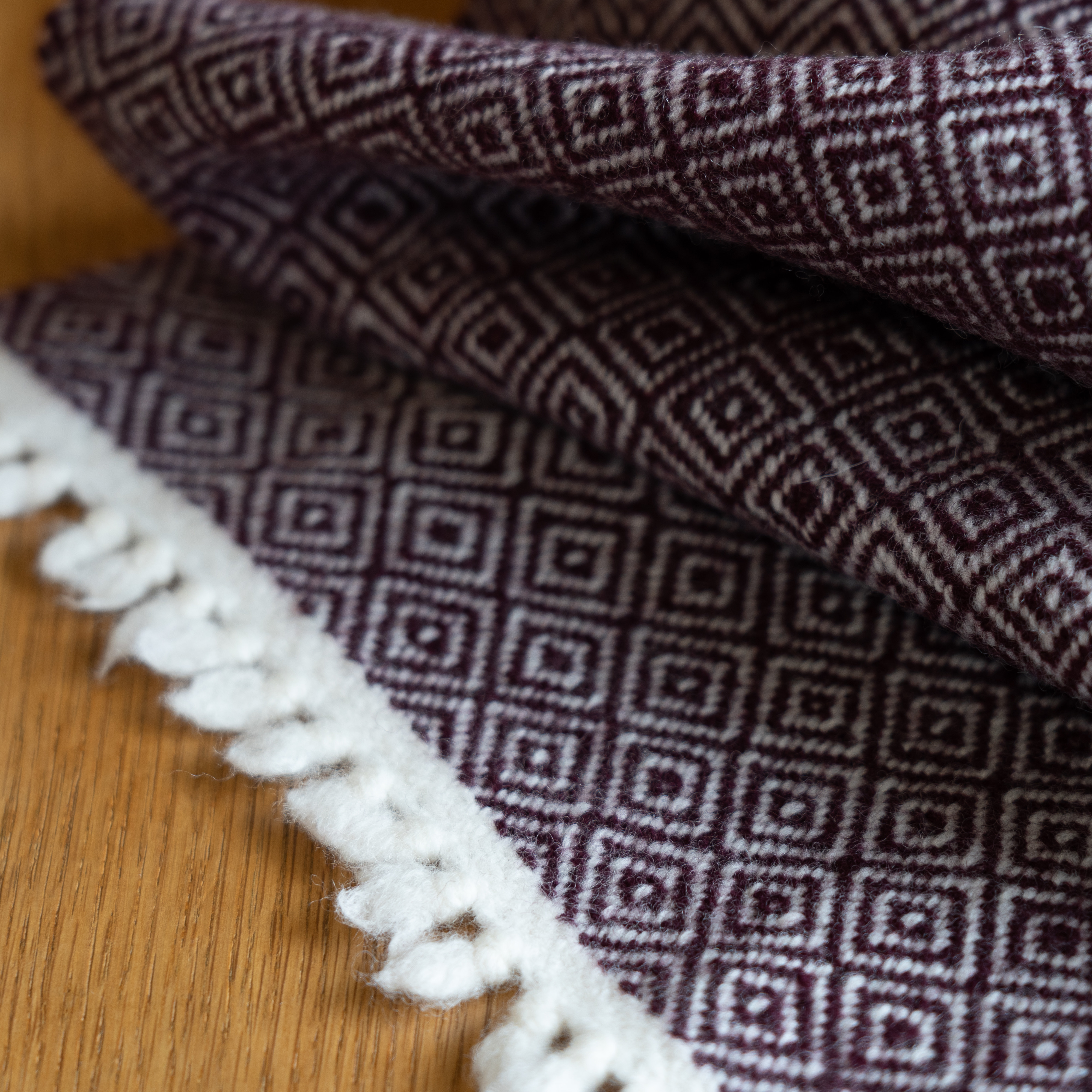 タスマニアラムウール 手織りマフラー　バーズアイ ワイン×ホワイト【送料無料】