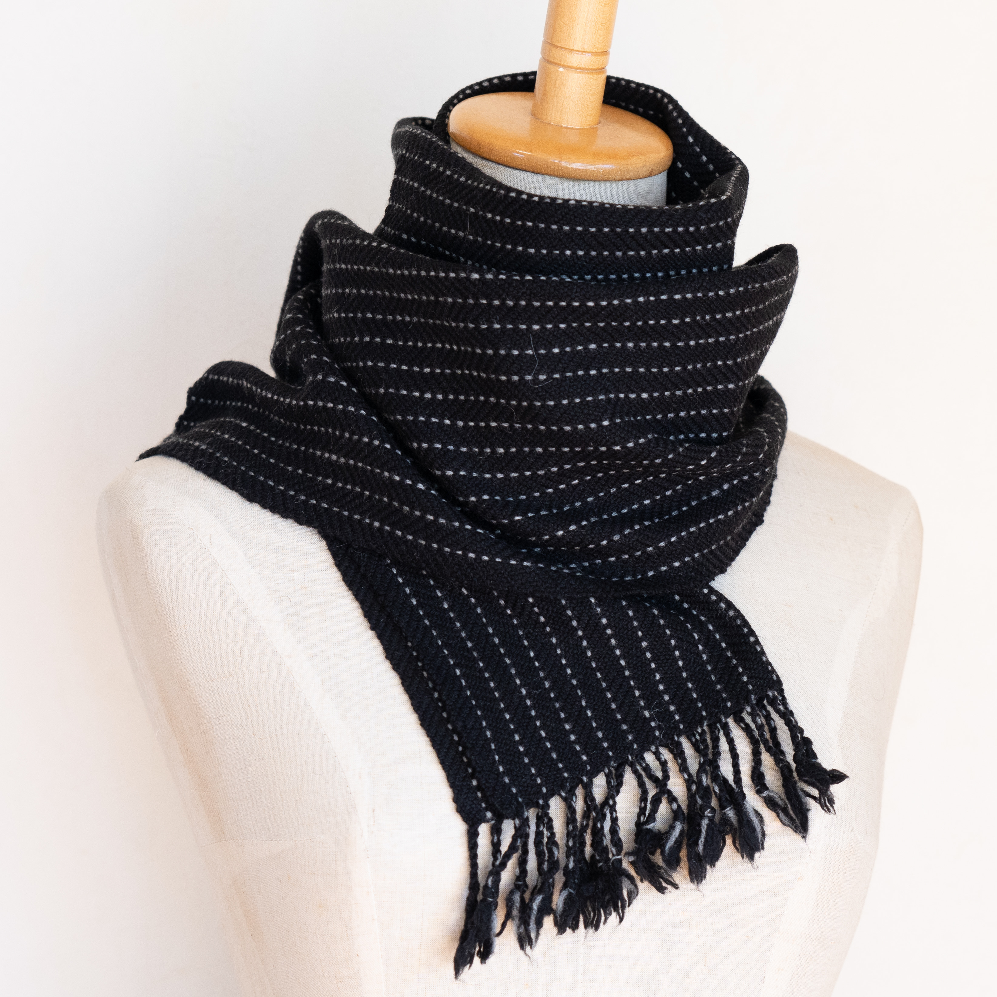 【即納】タスマニアラムウール　ブラックストライプヘリンボーン【送料無料】