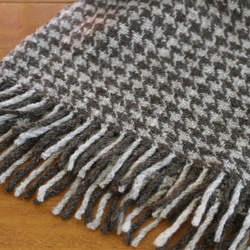 LINENGIRLの手紡ぎ手織り 千鳥格子のショール 3枚目の画像