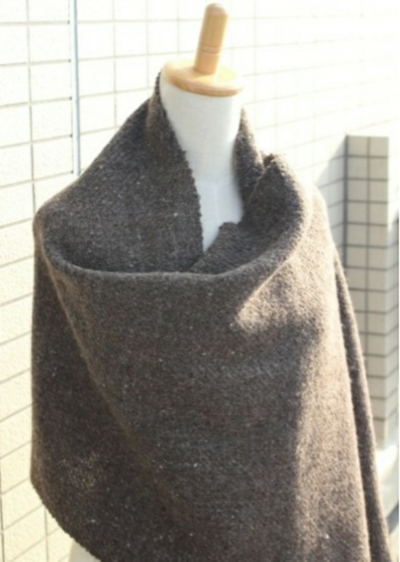 LINEN GIRLの手紡ぎ手織り綾織りのストール 5枚目の画像