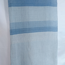 LINEN GIRLの手織り 本藍染の爽やか夏空木綿のストール 3枚目の画像