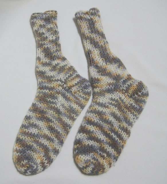 靴下　ウール100％手編みなのに安価  大人用Ｋ430 2枚目の画像