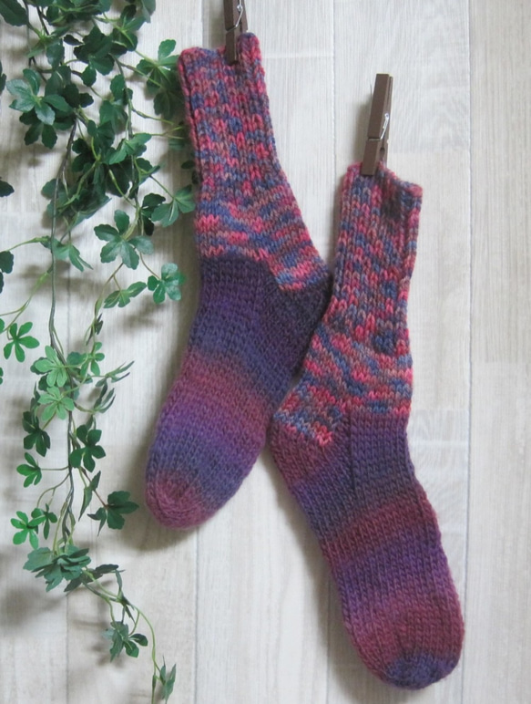 靴下　ウール100％手編みなのに安価  大人用Ｋ437 1枚目の画像