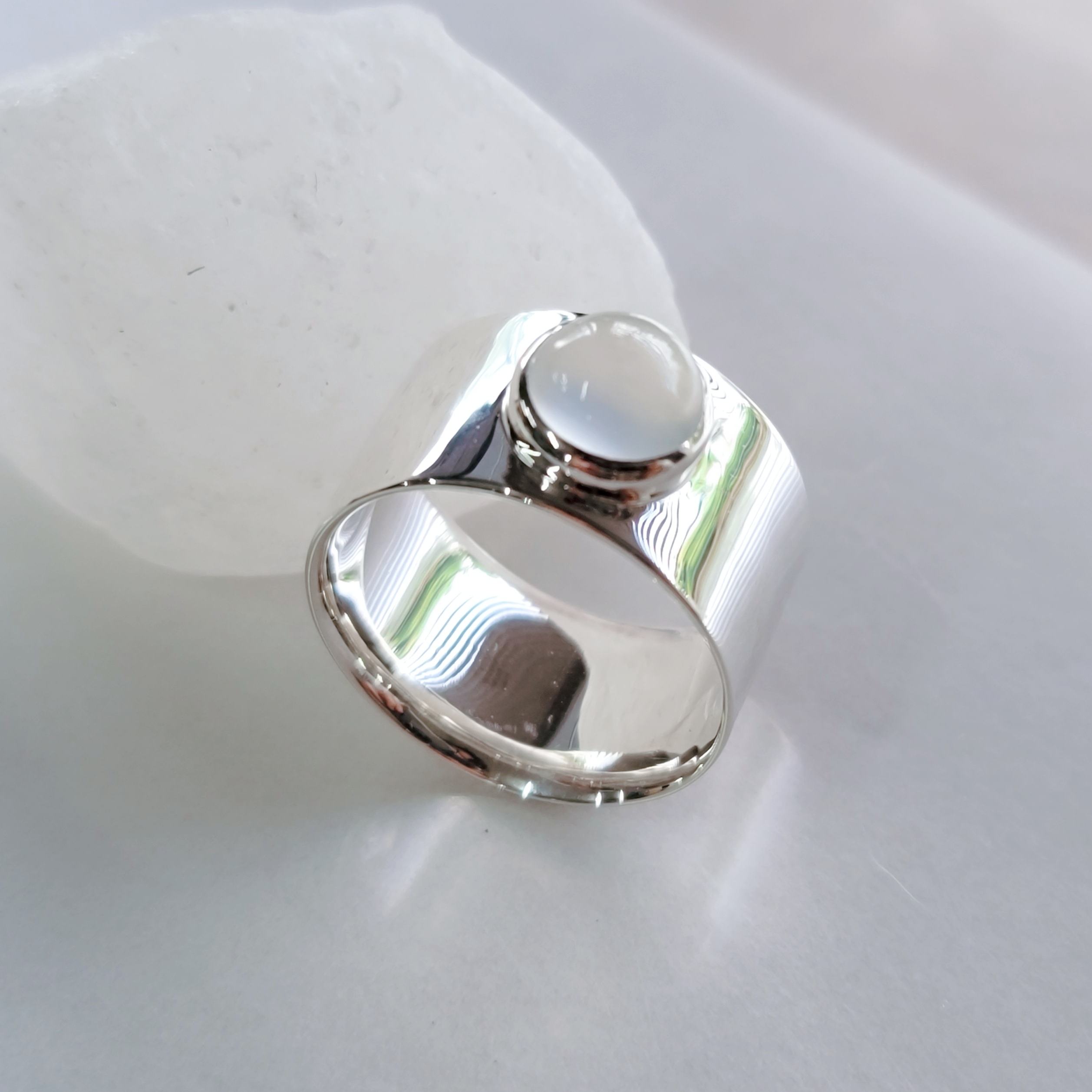 付け心地の良い＊天然石＊ムーンストーンワイドシルバーリング H-141