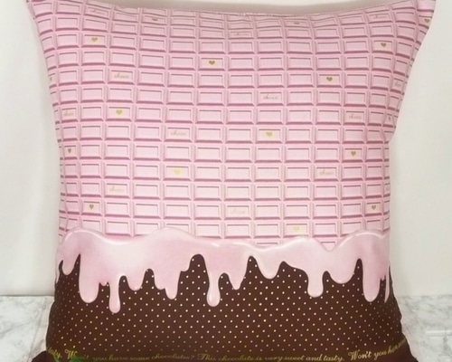 板チョコとろけるクッションカバー（ストロベリー） クッション