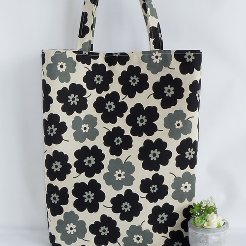 白黒フラワーパターン トートバッグ