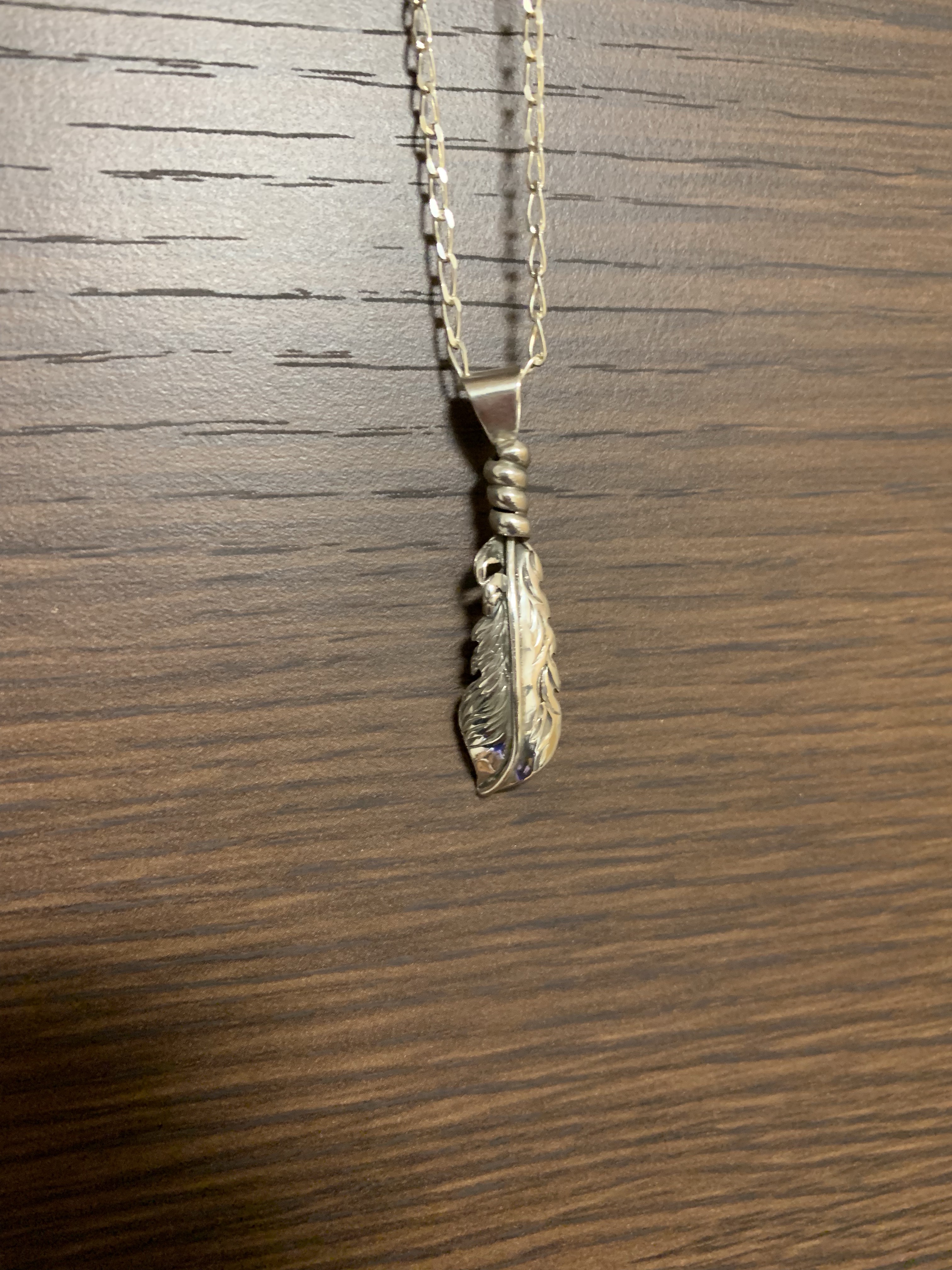 アラベスク フェザー ネックレス