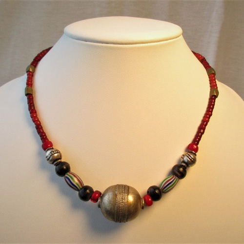 数量限定ハンドメイド アンティークとんぼ玉(ガラスビーズ)ネックレス  