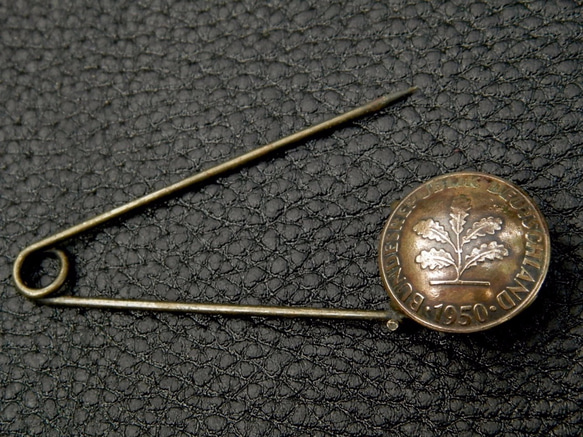 ＃B47　Deutsche（旧西独）Coin Brooch 5枚目の画像