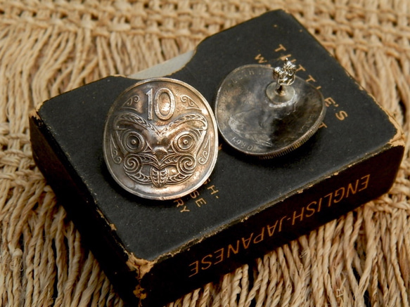 ＃E25  New Zealand Coin Earrings 3枚目の画像