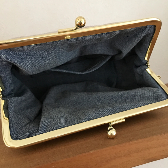 北欧刺繍　ホワイト×ネイビー　大きながま口ポーチ　コスメポーチ　 4枚目の画像