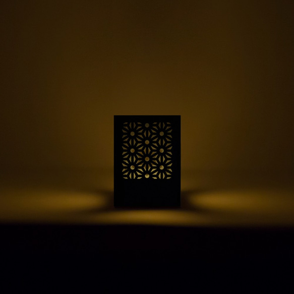 ミニ行灯 麻の葉 - 置き型照明 Sサイズ ブラック 3枚目の画像