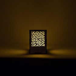 ミニ行灯 チューリング - 置き型照明 Sサイズ カリン 3枚目の画像