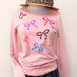 【送料無料】リボンの型染めピンクの長袖Ｔシャツ 1枚目の画像