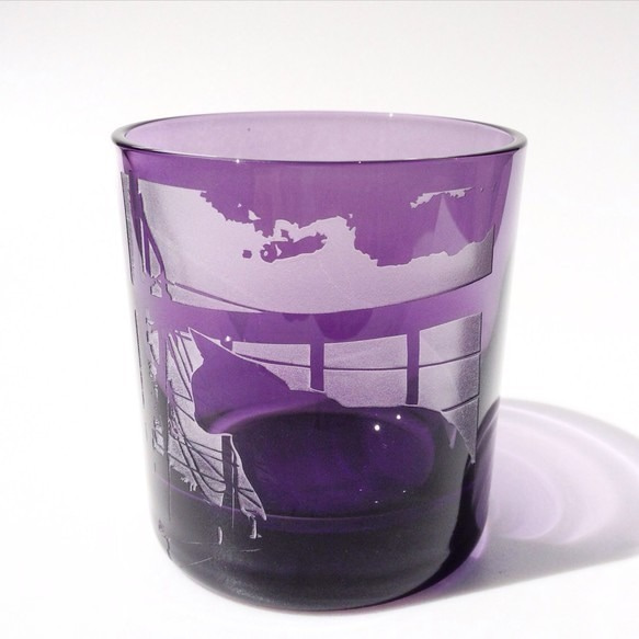 窓辺の猫/ロックグラス【紫】 1枚目の画像