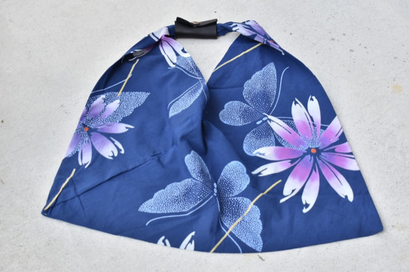 kimono Azuma Bukuro 東袋　着物　浴衣　トートバッグ　エコバッグ　サブ　花柄　蝶々　ネイビー　藍色　 1枚目の画像