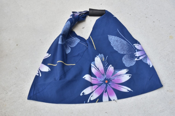 kimono Azuma Bukuro 東袋　着物　浴衣　トートバッグ　エコバッグ　サブ　花柄　蝶々　ネイビー　藍色　 2枚目の画像