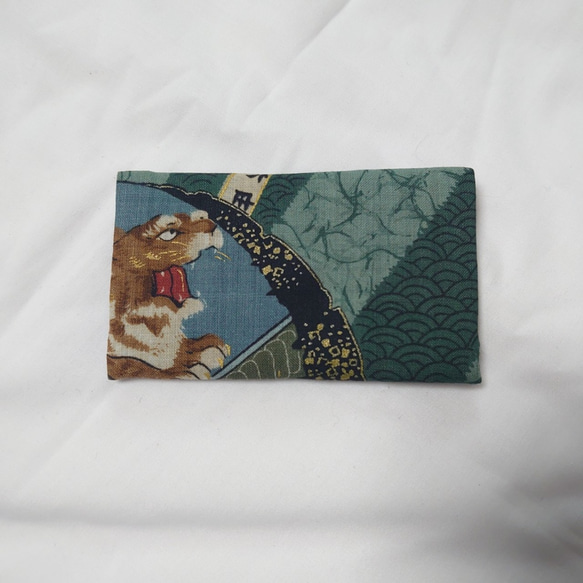 Kimono card case 着物　リメイク　カードケース　名刺入れ　日本製　和柄　虎　提灯 2枚目の画像