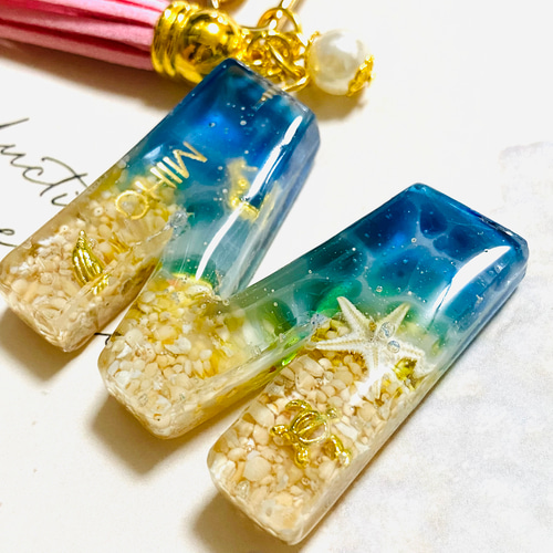 受注生産 イニシャル チャーム レジン 海 波 夏 マリン 世界にひとつ 