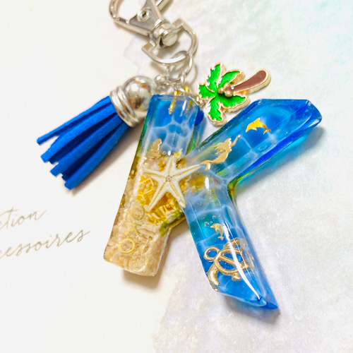 受注生産 イニシャル チャーム キーホルダー レジン フラワー 名入れ可