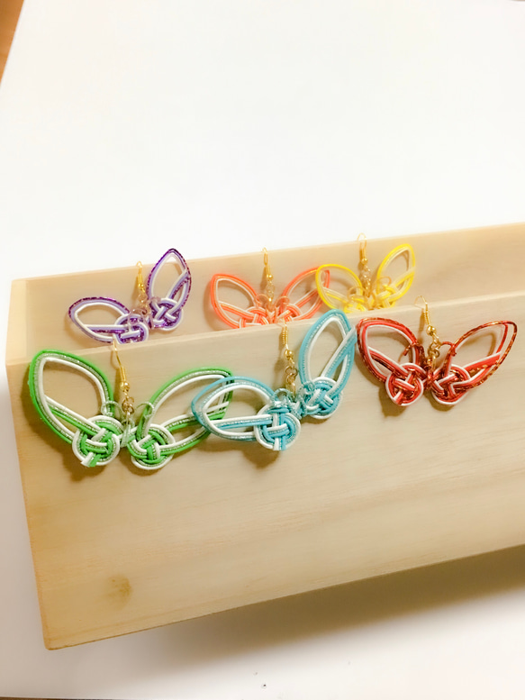 色とりどり水引で作った蝶々達のピアス ピアス（その他） 和柄屋