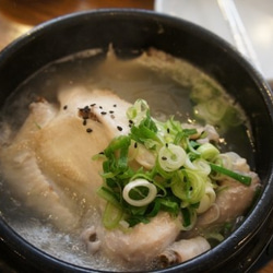 韓国本番の味！参鶏湯「高麗人参＋ナツメ＋銀蘭＋もち米」入り！疲労回復に！！ 3枚目の画像