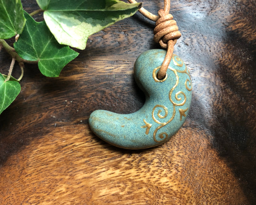 骨董 アンティーク 古代 アクセサリー 出雲石 彌生勾玉 勾玉 骨董