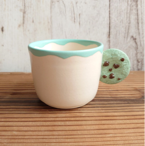チョコミントクッキーマグカップ ミント/白 マグカップ tama10