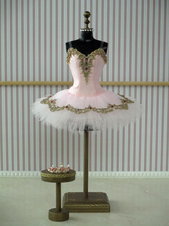 【美品☆】 Chacott くるみ割り人形 金平糖の精 ミニチュチュ　ケース付き 初年度/初月品] 【美品☆】 Chacott くるみ割り人形 金平糖の精