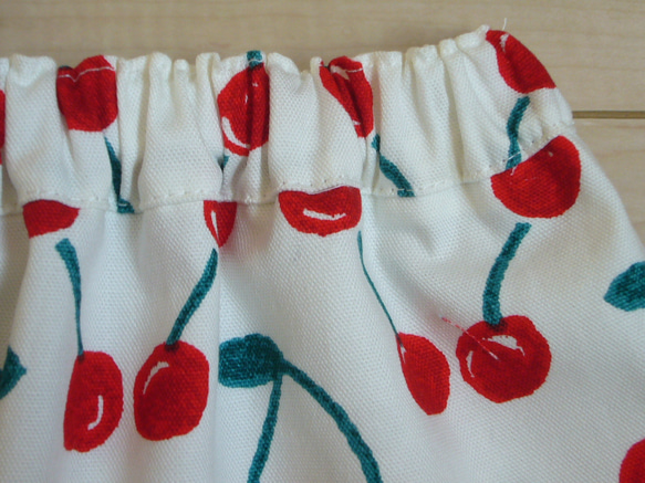 さくらんぼのスカート　８０ｃｍ　 4枚目の画像