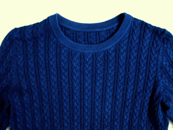 ◆天然灰汁発酵建て　本藍染◆　コットンカシミヤ　ケーブル編みセーター 3枚目の画像