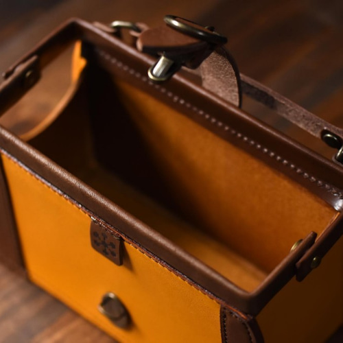 クロムエクセルレザーの大型ポーチ バーガンディ サイズカラーオーダー可能 クロムエクセルレザーの大型ポーチ バーガンディ サイズカラー