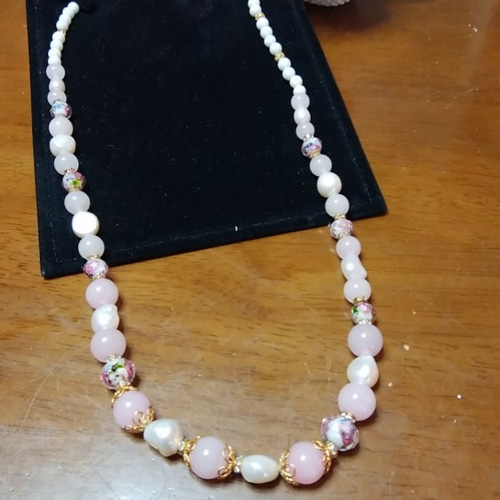 ブリヤンテス・レッド ピンク水晶、バロックパールネックレス | www