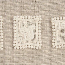 レースモチーフ・リス 3枚目の画像