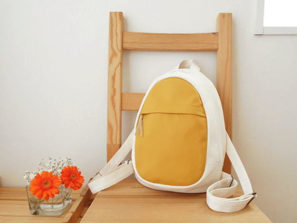 たまご型リュック・マスタード×オフホワイト 3枚目の画像