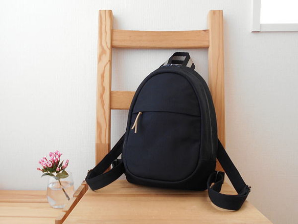 たまご型リュック・ブラック 3枚目の画像