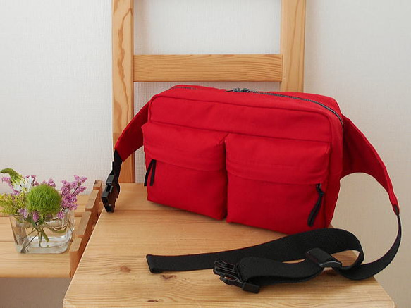 ヒップバッグ・レッド 1枚目の画像