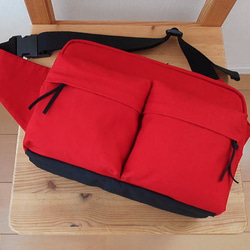 ヒップバッグ・レッド 4枚目の画像